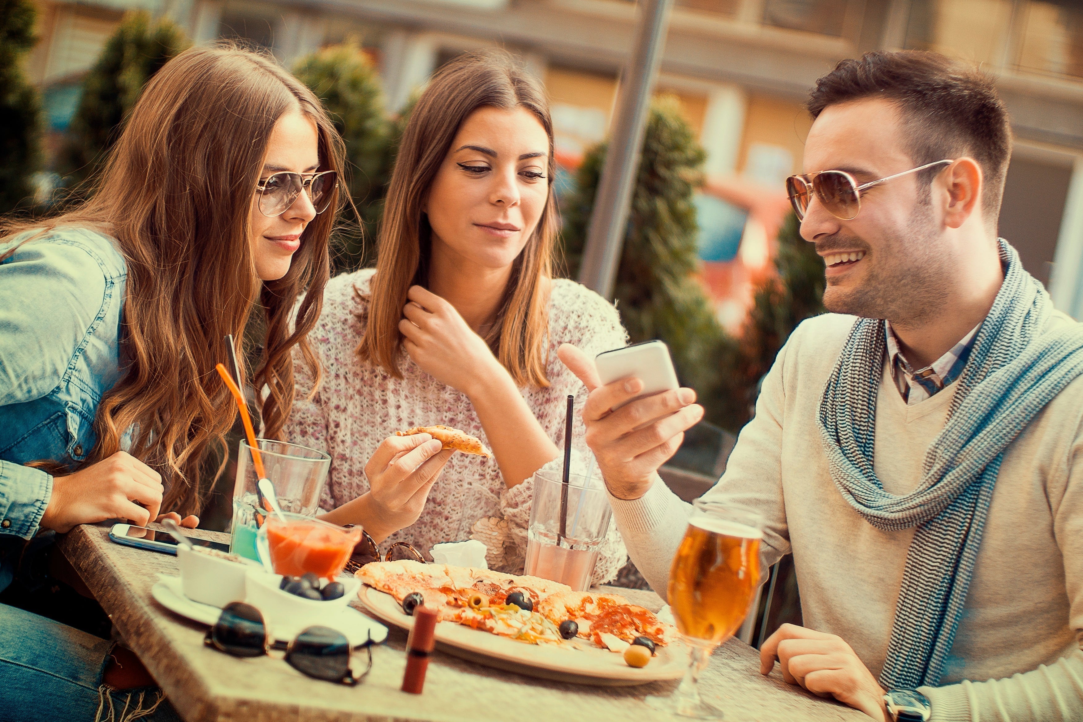 Mehr Laufkundschaft: Tipps für mehr spontane Gäste in der Gastronomie
